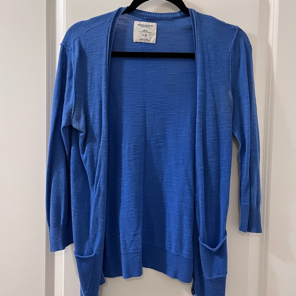 American eagle . XS blue cardigan. 3/4 sleeve length with pockets